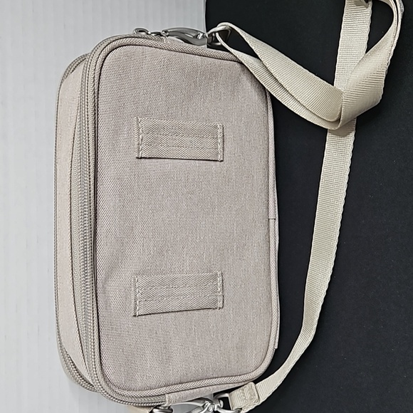 BAGGALLINI RFID FESTIVAL BAG STERLING SHIMMER - Picture 2 of 8